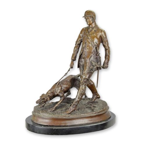Bronzefigur Diener mit Bluthund, A BRONZE SCULPTURE OF A VALET AND BLOODHOUND