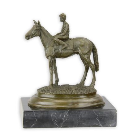 Bronzefigur Pferd und Reiter, A BRONZE SCULPTURE OF A HORSE AND RIDER