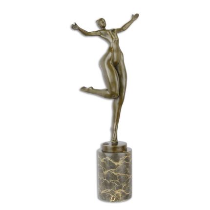 Moderne Bronzefigur weiblicher Akt, A MODERNIST BRONZE SCULPTURE OF A FEMALE NUDE