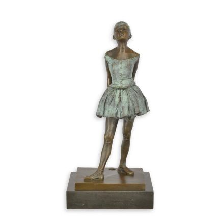 Bronzefigur jugendliche Tänzerin, Mädchenfigur, A BRONZE SCULPTURE OF A LITTLE DANCER AGED FOURTEEN - GREEN