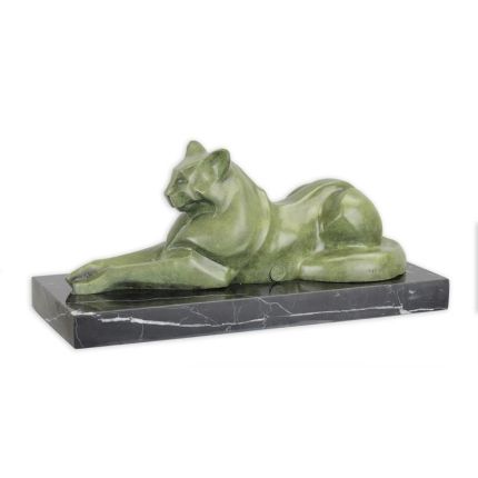 Moderne Bronzetierfigur Katze, A MODERNIST BRONZE SCULPTURE OF A RECLINING CAT