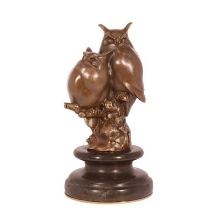 Bronzetierfigur Eulenpaar auf Messingsockel, A BRONZE SCULPTURE OF TWO OWLS SITTING ON A BRANCH (BRASS PLATE)