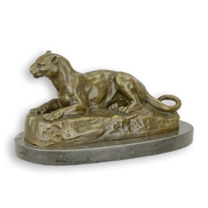 Bronzefigur liegende Löwin, A BRONZE SCULPTURE OF A RECLINING LIONESS