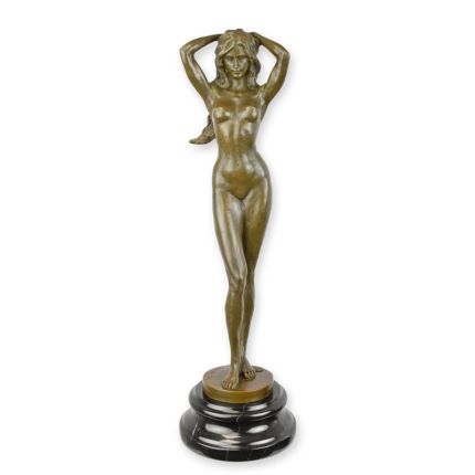 Bronzefigur weiblicher Akt, A BRONZE SCULPTURE OF A FEMALE NUDE