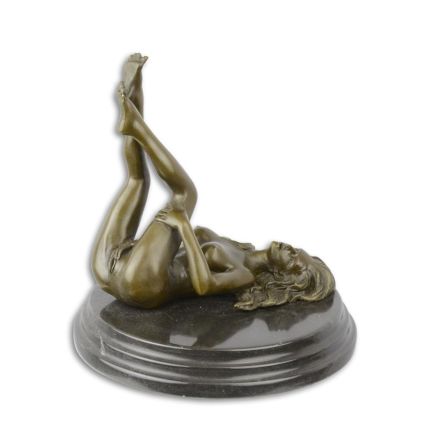 Erotische Bronzefigur weiblicher Akt, AN EROTIC BRONZE SCULPTURE OF A RECLINING FEMALE NUDE