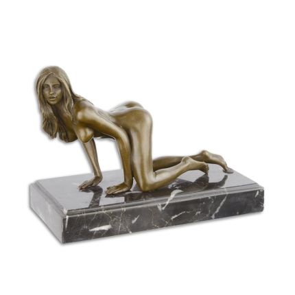 Erotische weibliche Bronzefigur - knieende Frau - L. 21 cm