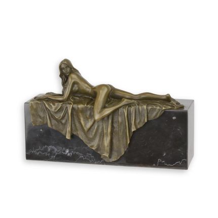 Erotische Bronzefigur, weiblicher Akt, AN EROTIC BRONZE SCULPTRURE OF A RECLINING FEMALE NUDE