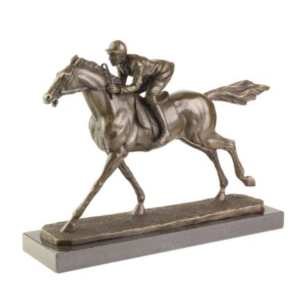 Bronzefigur Jockey mit Pferd, A BRONZE SCULPTURE OF A JOCKEY AND HORSE