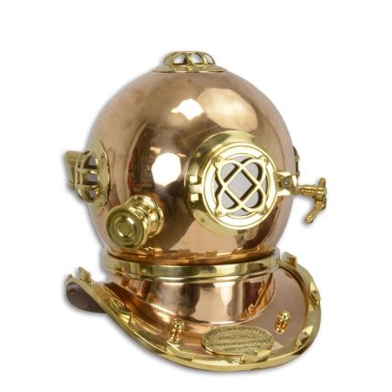 Dekorativer Taucherhelm aus Messing mit Kupferfarbener Oberfläche, A COPPER AND BRASS DIVING HELMET - COPPER FINISH