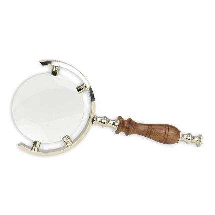 Lupe, A MAGNIFYING-GLASS