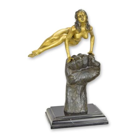 
Bronzefigur turnender weiblicher Akt auf einer Hand, A BRONZE SCULPTURE OF A SWIRLING NUDE ON A HAND
