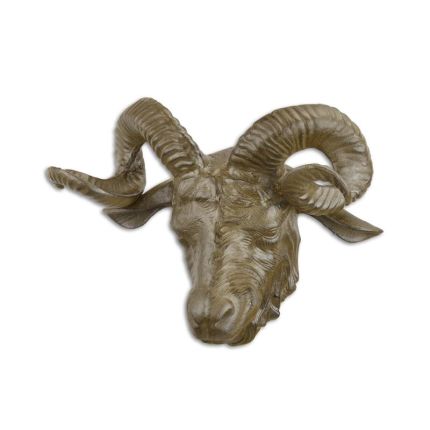 Gusseisen-Wanddekoration Rammbockkopf, A CAST IRON RAM HEAD