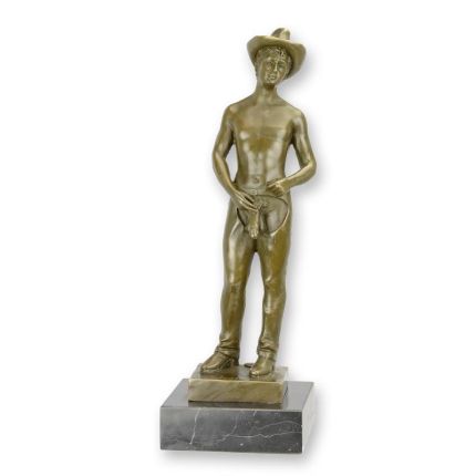 Bronzefigur männlicher Akt in Cowboy-Kleidung, A BRONZE SCULPTURE OF A SEMI NUDE MAN DRESSED AS A COWBOY