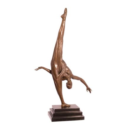 Bronzefigur weiblicher Schlangenmensch, A BRONZE SCULPTURE OF A FEMALE CONTORTIONIST