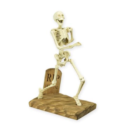 Gusseisenfigur Skelett, Holzbasis, A CAST IRON SKELETON MOUNTED ON A WOODEN BASE