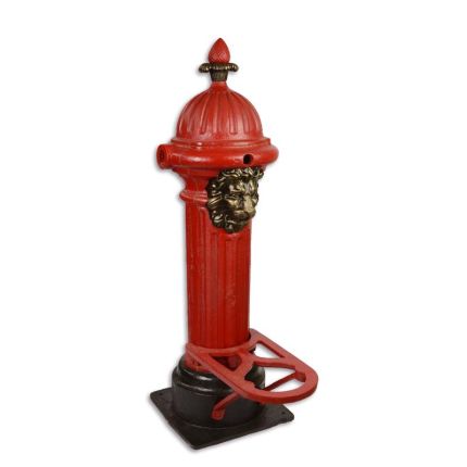 Gusseisen-Wasserhydrant, rot, Brunnen, A CAST IRON WATER HYDRANT, RED