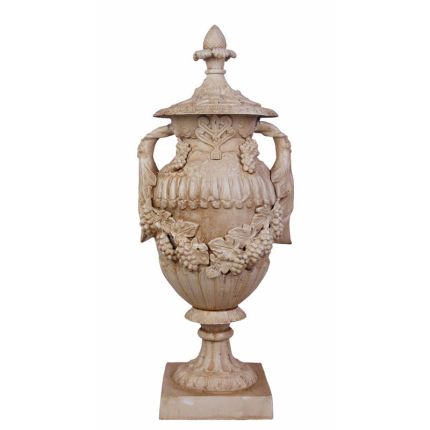 Gusseisenpokal auf Sockel, altweiß, A CAST IRON ORNAMENTAL GARDEN URN ON STAND, OLD WHITE