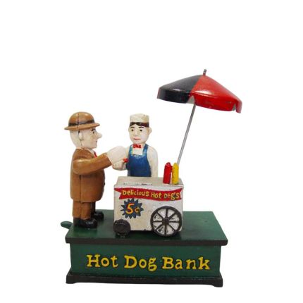 Mechanische Gusseisen-Spardose Hot Dog-Stand, A CAST IRON HOT DOG STAND MECHANICAL BANK