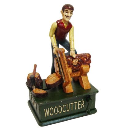 Mechanische Gusseisen-Spardose mit Holzfäller, A CAST IRON WOODCUTTER MECHANICAL BANK