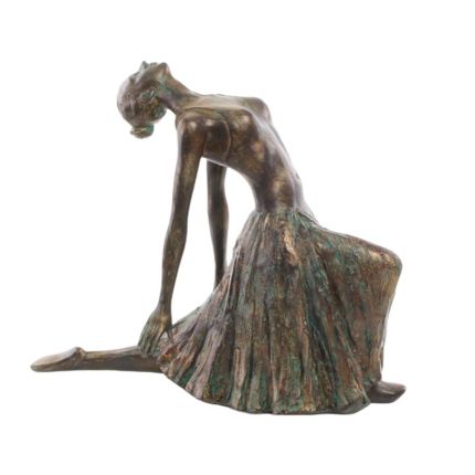 Kunststeinfigur Ballerina, Polyresin, A RESIN FIGURINE OF A BALLERINA