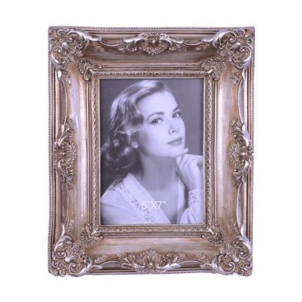 Bilderrahmen aus Polyresin, A RESIN PHOTO FRAME