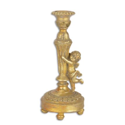 Kerzenhalter mit Engelfigur aus Polyresin, A RESIN CANDLE-STICK MOUNTED WITH A PUTTO
