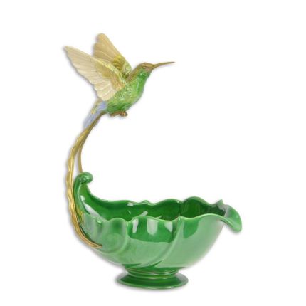 Porzellanschale mit Vogelfigur und Bronzeanteilen, A BRONZE MOUNTED PORCELAIN HUMMINGBIRD PLANTER