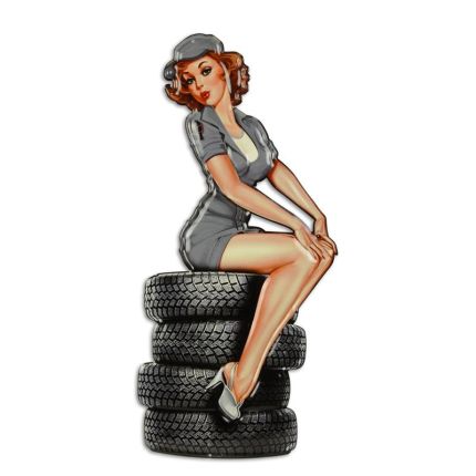 Geprägtes Blechschild, AN EMBOSSED TIN PLATE - LADY ON TIRES