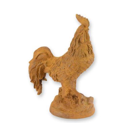 Gusseisentierfigur Hahn, rostfarben, A RUSTY CAST IRON FIGURINE OF A ROOSTER