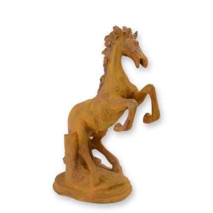 Gusseisenfigur Pferd, rostfarben, A RUSTY CAST IRON FIGURINE OF A STAGGERING HORSE