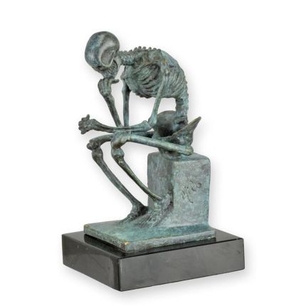 Bronzefigur "Skelett-Denker", altgrün, A BRONZE SCULPTURE OF THE SKELETON THINKER - OLD GREEN