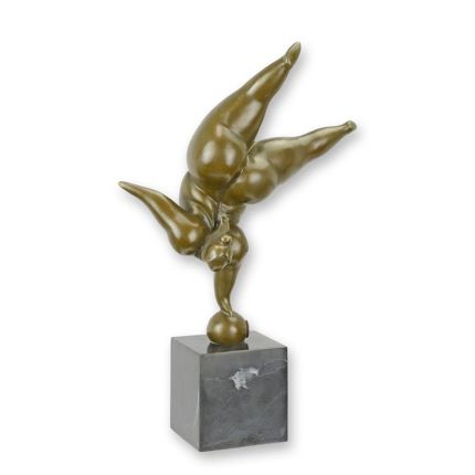 Moderne Bronzefigur balancierende Frau, A MODERNIST BRONZE SCULPTURE OF A BALANCING LADY