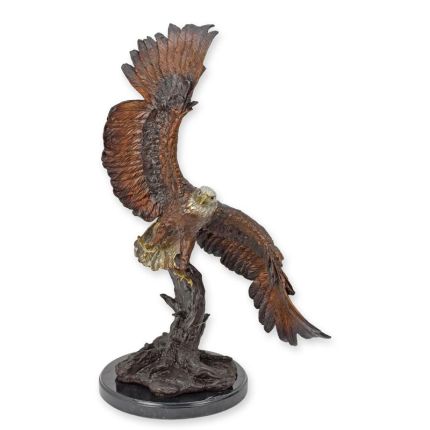 Bronzefigur Adler im Flug, A BRONZE SCULPTURE OF AN EAGLE IN A FLIGHT