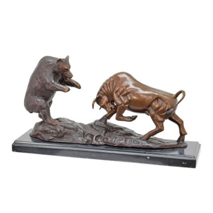 Bronzefigur Stier und Bär im Kampf, A BRONZE SCULPTURE OF THE BULL AND BEAR