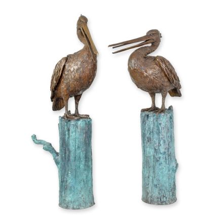 2er-Set Brunnenfiguren aus Bronze, Pelikanfiguren auf Pfosten, A PAIR OF BRONZE PELICANS ON POST FOUNTAINS