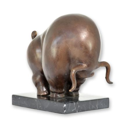 Moderne Bronzefigur eines angreifenden Bullen, A MODERNIST BRONZE SCULPTURE OF A CHARGING BULL