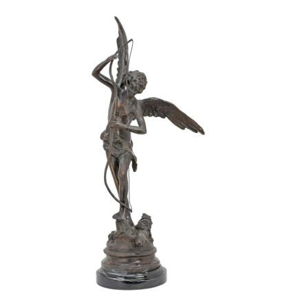 Bronzefigur Amor mit Bogen, A BRONZE SCULPTURE OF CUPID STRINGING HIS BOW