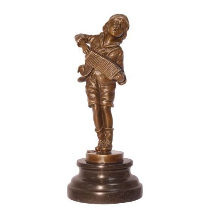 Bronzefigur Junge, A BRONZE SCULPTURE OF A LAZZARONE