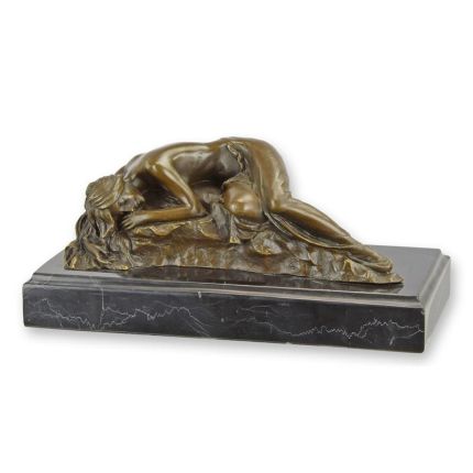 Bronzefigur schlafender Frau, A BRONZE SCULPTURE OF THE SLEEPING BEAUTY