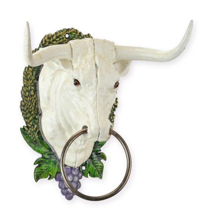 Türklopfer mit Kuhkopf aus Gusseisen, A CAST IRON COW HEAD TOWEL-HOLDER