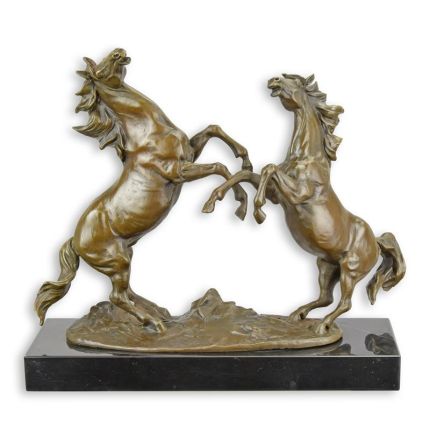 Bronzefigur Pferde auf Hinterbeinen, A BRONZE SCULPTURE OF A REARING HORSES