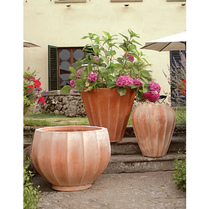 Impruneta Terracotta, Vaso Scalanato, runder Pflanztopf, hoch (rechter Pflanztopf)