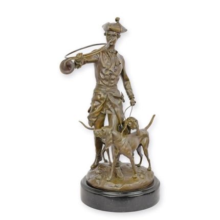 Bronzefigur Louis XV. mit Hunden, A BRONZE GROUP OF LOUIS XV WITH HOUNDS