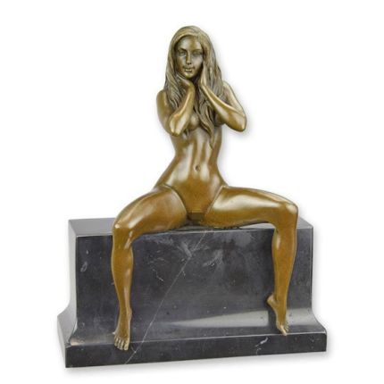 Erotische weibliche Bronzefigur