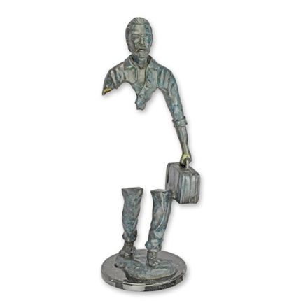 Bronzefigur Mann mit Koffer - H. 79,3 cm - Moderner Kunststil