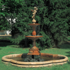 Impruneta Terracotta, Fontana con due vasche e Bordo per vasca croce di Malta, freistehender Brunnen mit Umrandung, Pool, Terracottabrunnen