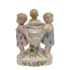 Kleiner Porzellan-Pflanzer mit Kinderfiguren, A PORCELAIN PLANTER