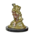 Erotische Bronzefigur - Frau, die einen Riesen-Phallus umarmt - Höhe 17,7 cm