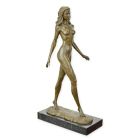 Bronzefigur weiblicher gehender Akt, A BRONZE SCULPTURE A FEMALE NUDE WALKING