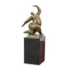 Moderne Bronzefigur weiblicher Akt, A MODERNIST BRONZE SCULPTURE OF A FEMALE NUDE